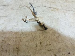 концевик капота Toyota Corolla Verso 2 поколение AR10 (2004 - 2007)