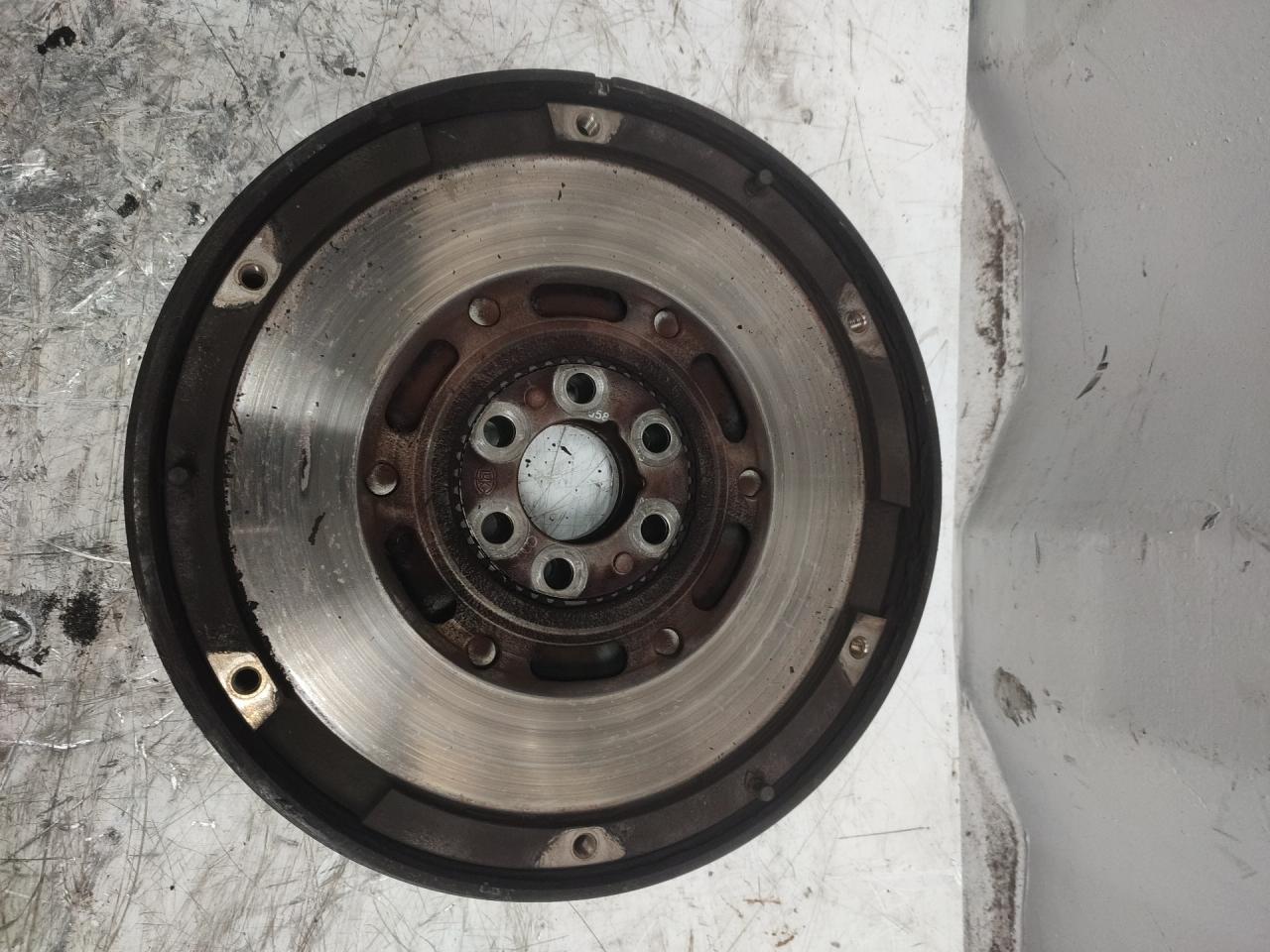 маховик двумассовый Volkswagen Passat B5 1999, 1.8 л., бензин, МКПП, 8D0199307H - фото №1