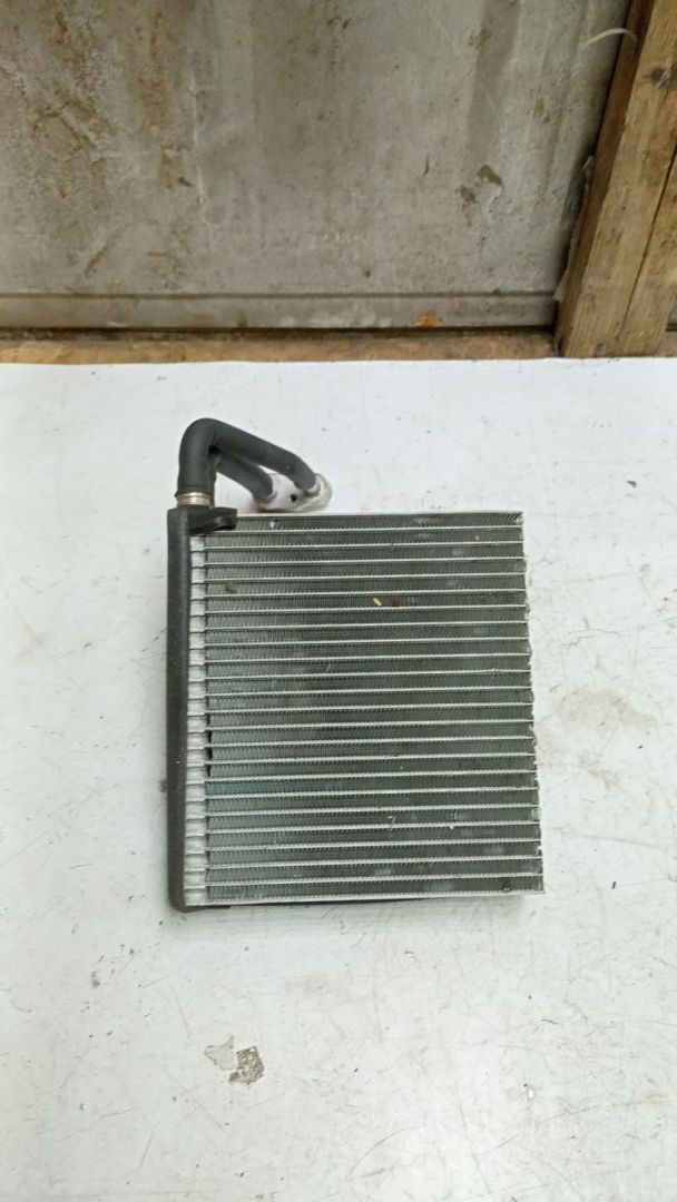 радиатор кондиционера Ford C-Max 1 поколение 2003, 1.8 л., бензин - фото №1