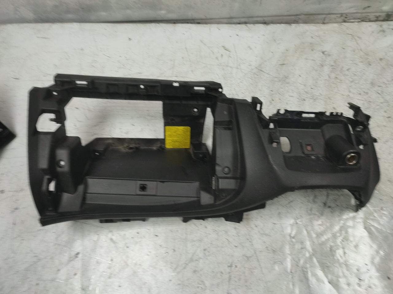 торпедо нижняя часть Subaru Forester 3 поколение (SH) (2007 - 2011) - фото №1