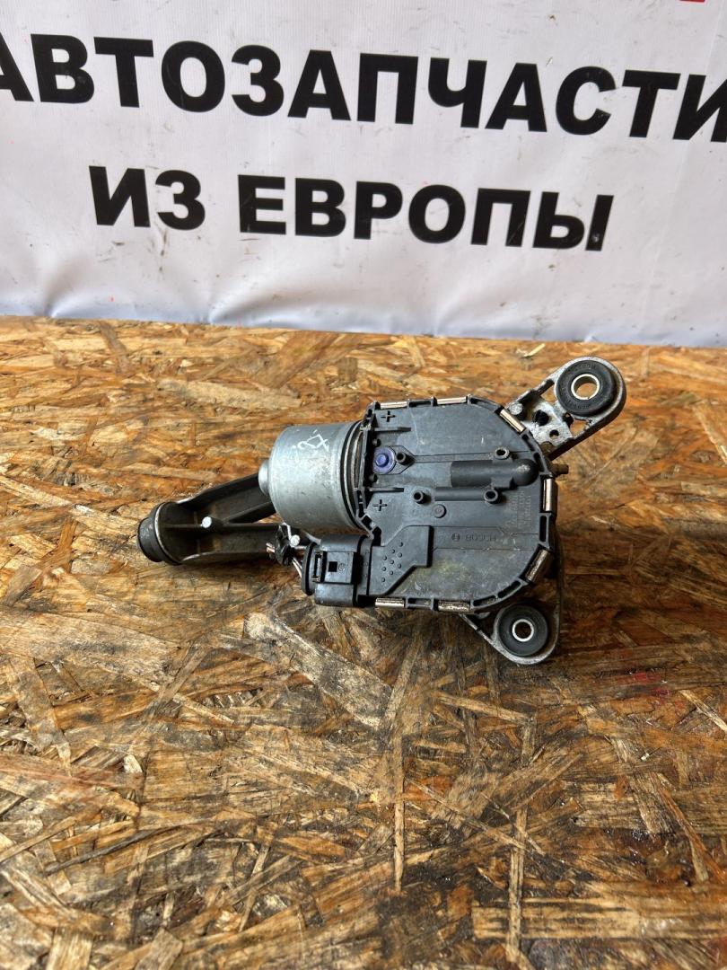 моторчик передних стеклоочистителей (дворников) Ford Focus 3 поколение CB8 2012, 1.6 л., VVT-i, PNDA, бензин, МКПП, midnight sky, хетчбэк 5 дв., передний привод, правый руль, BM51-17504-AJ - фото №1