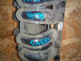 коллектор впускной Ford Focus 3 поколение CB8 2012, 1.6 л., бензин