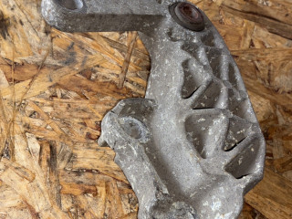 кронштейн КПП Mazda 3 1 поколение [рестайлинг] BK 2008, 2.0 л., LF17, бензин, 6МКПП, седан, BP4S39010D