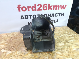 кожух аккумулятора Ford Focus 2 поколение CB4 2008, 1.6 л., i, SHDA, бензин, 5МКПП, moondust silver, хетчбэк 5 дв., передний привод, правый руль, 3M51-10723-AP