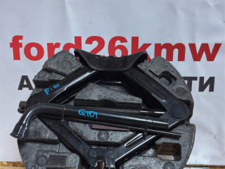 домкрат Ford Focus 3 поколение CB8 2012, 1.6 л., i-VTEC, PNDA, бензин, 5МКПП, white, хетчбэк 5 дв., передний привод, правый руль, 5299678