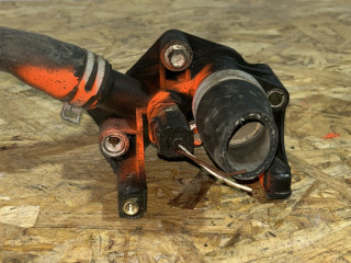 фланец (тройник) системы охлаждения Ford Focus 2 поколение [рестайлинг] 2010, 1.6 л., бензин, 1531004