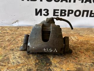 суппорт передний левый Ford Focus 3 поколение CB8 2011, 2.0 л., TDCi, UFDB, дизель, робот, moondust silver (metallic), хетчбэк 5 дв., передний привод, правый руль, 1682876