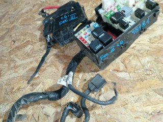 блок предохранителей Ford Focus 3 поколение CB8 2012, 1.6 л., бензин, AV6T14A067AC