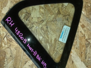 стекло кузовное боковое правое Mazda 3 1 поколение [рестайлинг] BK 2007, 1.6 л., бензин