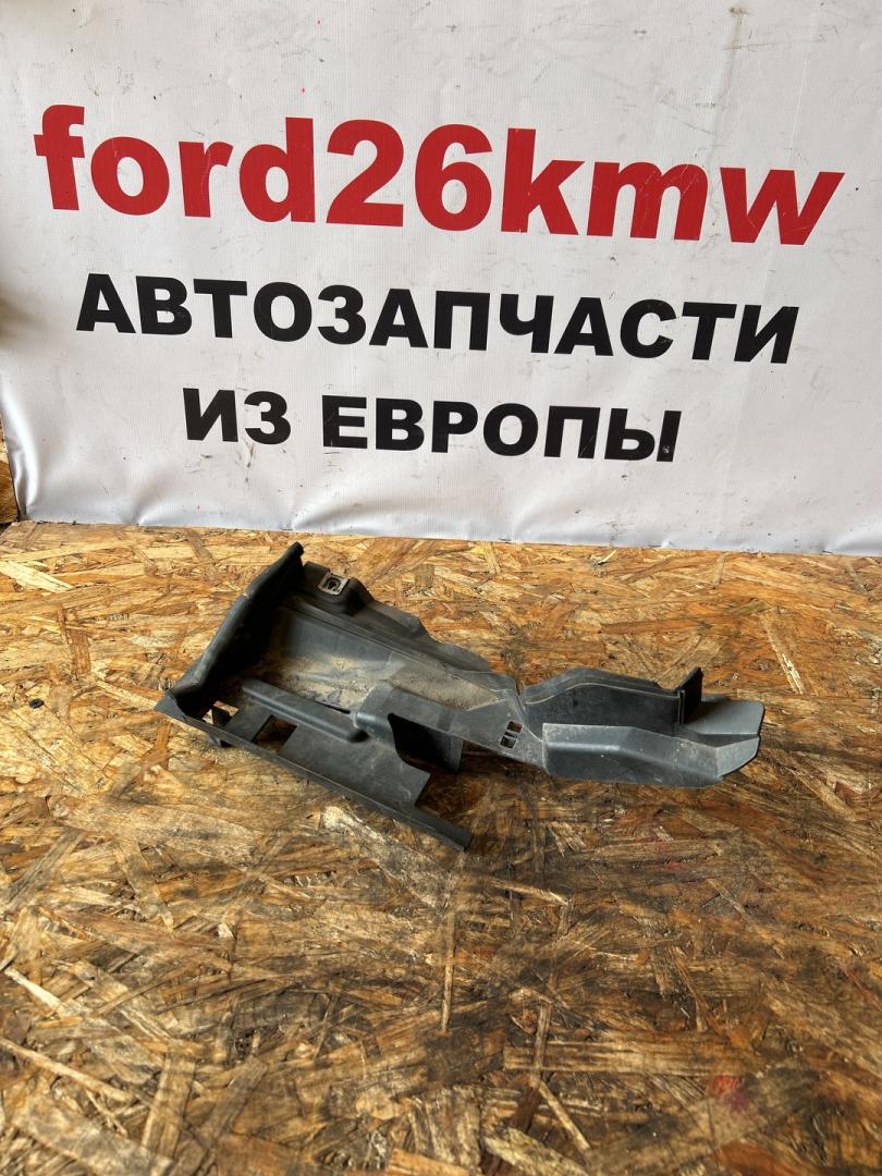 накладка крыла внутренняя лев. Ford Focus 3 поколение CB8 2012, 1.6 л., VVT-i, PNDA, бензин, МКПП, midnight sky, хетчбэк 5 дв., передний привод, правый руль, BM51-A024773A1 - фото №1