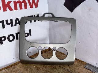 рамка под магнитолу Ford Focus 2 поколение [рестайлинг] CB4 2009, 1.6 л., i, SHDA, бензин, МКПП, хетчбэк 5 дв., 7M51-18522A