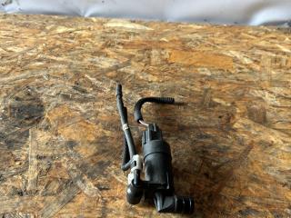 насос (моторчик) омывателя стекла Ford Focus 3 поколение CB4 2013, 1.6 л., PNDA, бензин, 5МКПП, хетчбэк 5 дв., BV61-17K624BC