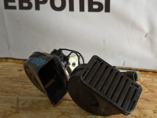 сигнал (клаксон) Ford Focus 3 поколение CB8 2012, 1.6 л., i-VTEC, PNDA, бензин, 5МКПП, white, хетчбэк 5 дв., передний привод, правый руль