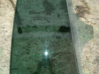 стекло двери задней левой Ford Focus 3 поколение CB8 2012, 1.6 л., бензин