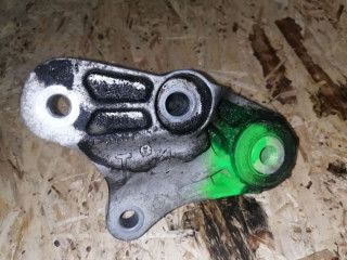 кронштейн КПП Ford Focus 2 поколение CB4 2008, 1322569