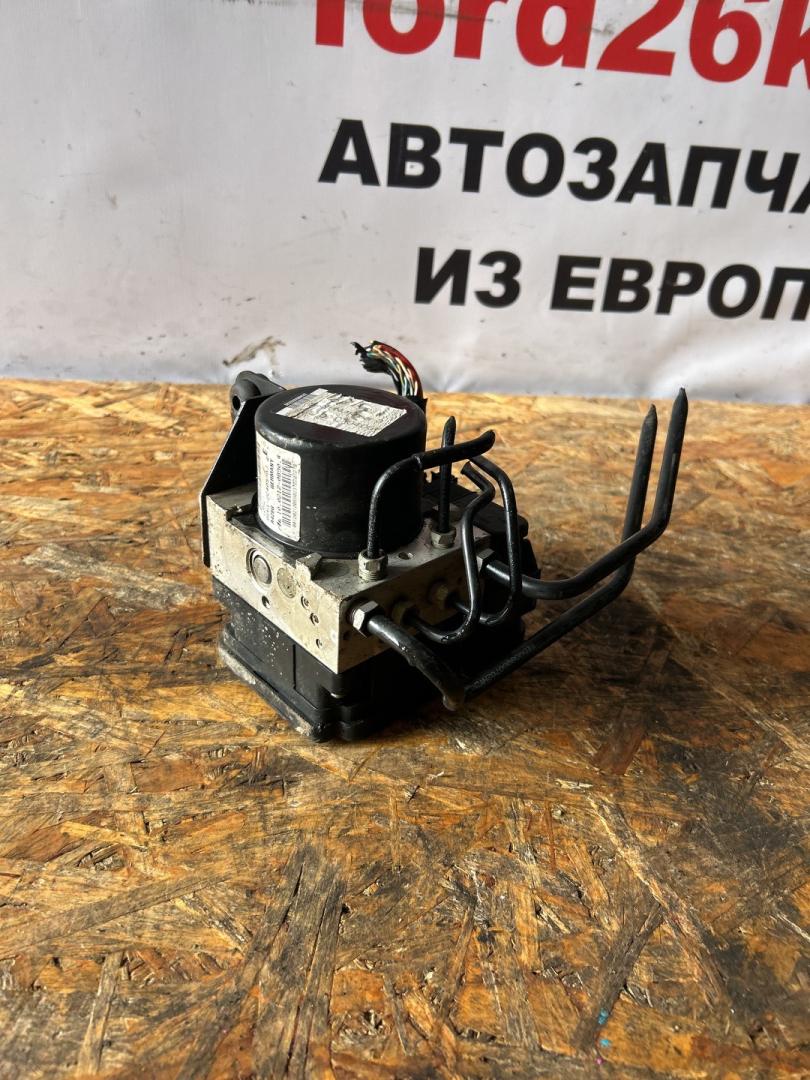 блок ABS Ford Focus 3 поколение CB8 2012, 1.6 л., VVT-i, PNDA, бензин, робот, panther black (metallic), хетчбэк 5 дв., передний привод, правый руль, BV61-2C405-AJ - фото №1