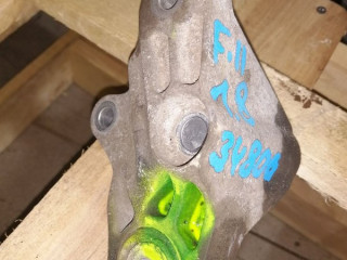 кронштейн КПП Ford Focus 2 поколение CB4 2008, 1322569