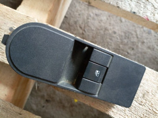 кнопка стеклоподъемника двери Opel Astra H/Family [рестайлинг] L69 2010, 1.6 л., i-VTEC, Z 16 XER, бензин, робот, седан, передний привод, 13228879