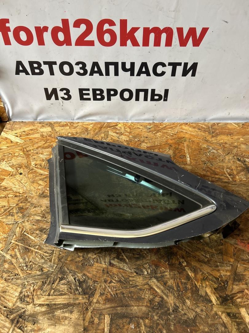 стекло кузовное боковое левое Ford Focus 3 поколение CB8 2012, 1.6 л., VVT-i, PNDA, бензин, МКПП, midnight sky, хетчбэк 5 дв., передний привод, правый руль, BM51-A297B01-D - фото №1