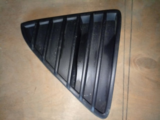 заглушка (решетка) в бампер Ford Focus 3 поколение CB8 2012, 1.6 л., бензин, BM5117946A