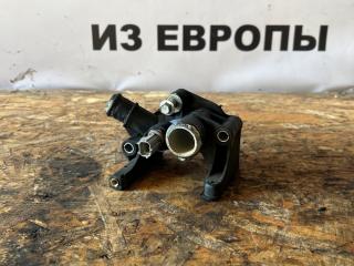 фланец (тройник) системы охлаждения Ford Focus 3 поколение CB4 2013, 1.6 л., PNDA, бензин, 5МКПП, хетчбэк 5 дв.