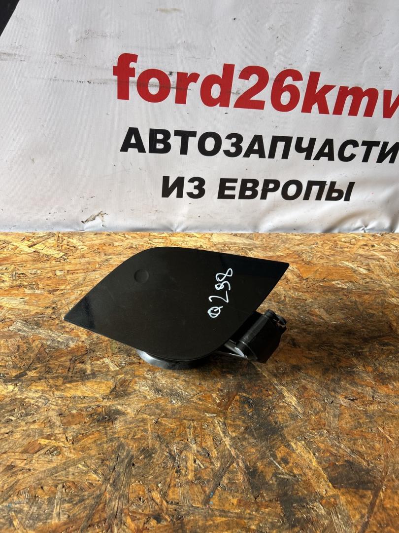 лючок топливного бака Ford Focus 3 поколение CB8 2012, 1.6 л., VVT-i, PNDA, бензин, робот, panther black (metallic), хетчбэк 5 дв., передний привод, правый руль, BM51A405A02AC - фото №1