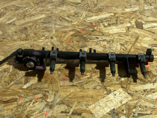 топливная рампа Ford Focus 2 поколение [рестайлинг] 2010, 1.6 л., бензин, 5M5G-9H487