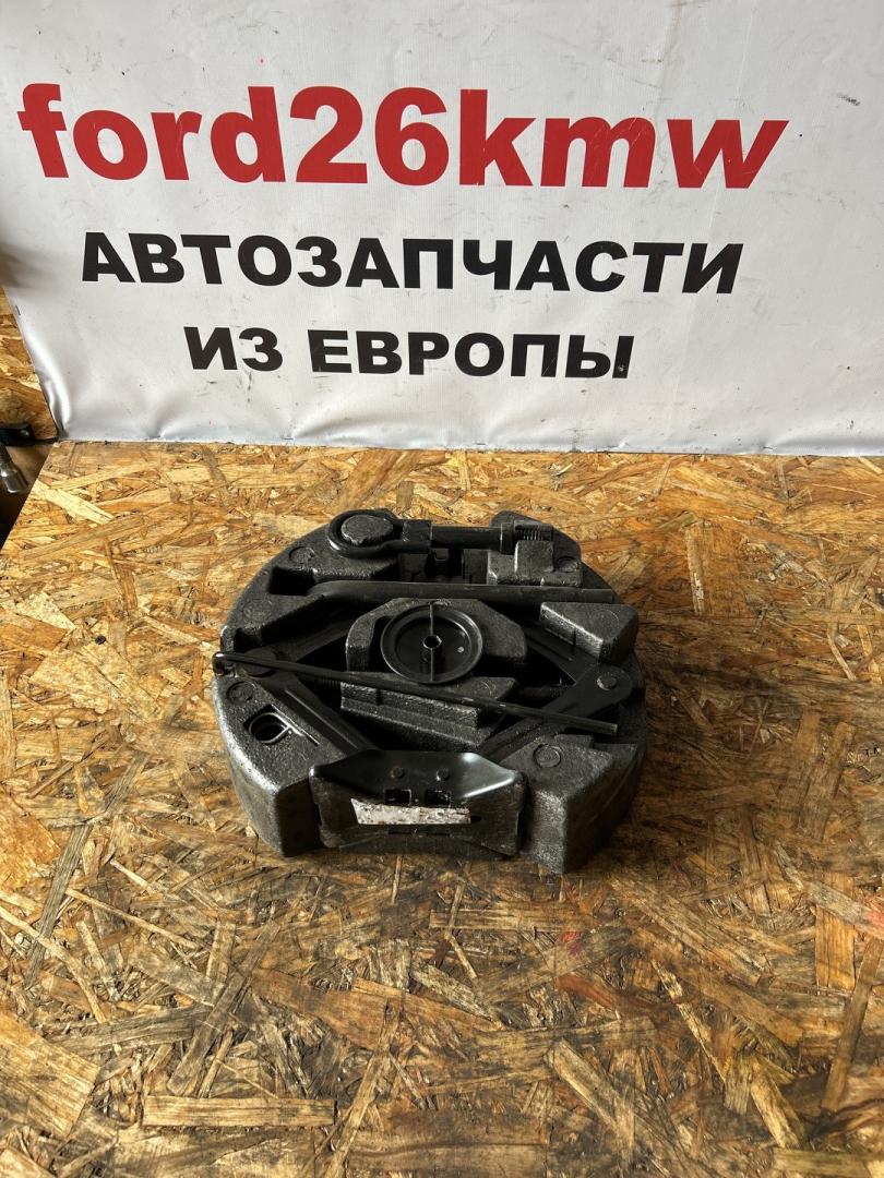 Органайзер Ford Focus 3 поколение CB8 2012, 1.6 л., VVT-i, PNDA, бензин, МКПП, midnight sky, хетчбэк 5 дв., передний привод, правый руль, BM51-17009 - фото №1