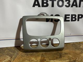 рамка под магнитолу Ford Focus 2 поколение [рестайлинг] CB4 2009, 1.6 л., SHDA, бензин, МКПП, серо голубой металик, хетчбэк 5 дв., передний привод, правый руль, 7M51-18522A