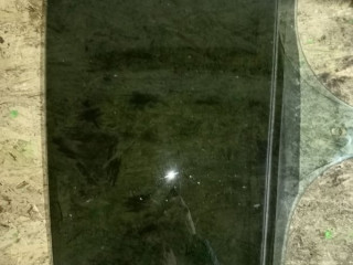 стекло двери задней правой Ford Focus 3 поколение CB8 2012, 1708068