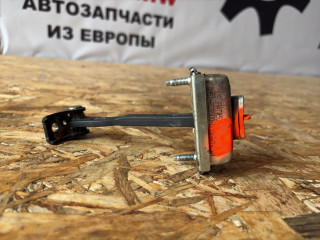 ограничитель открывания двери Ford Focus 2 поколение [рестайлинг] CB4 2009, 1.6 л., SHDA, бензин, МКПП, серо голубой металик, хетчбэк 5 дв., передний привод, правый руль, 1641573