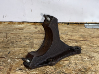 кронштейн полуоси Ford Focus 2 поколение [рестайлинг] CB4 2009, 1.6 л., i, SHDA, бензин, МКПП, хетчбэк 5 дв., 6S61-3K305-AA