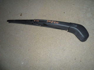 щеткодержатель (поводок стеклоочистителя, дворник) Ford Focus 3 поколение CB8 2011, 1.6 л., бензин