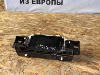 монитор мультимедиа Ford Focus 3 поколение CB8 2011, 1.6 л., i-VTEC, PNDA, бензин, МКПП, panther black (metallic), хетчбэк 5 дв., передний привод, .AM5T-189955-E