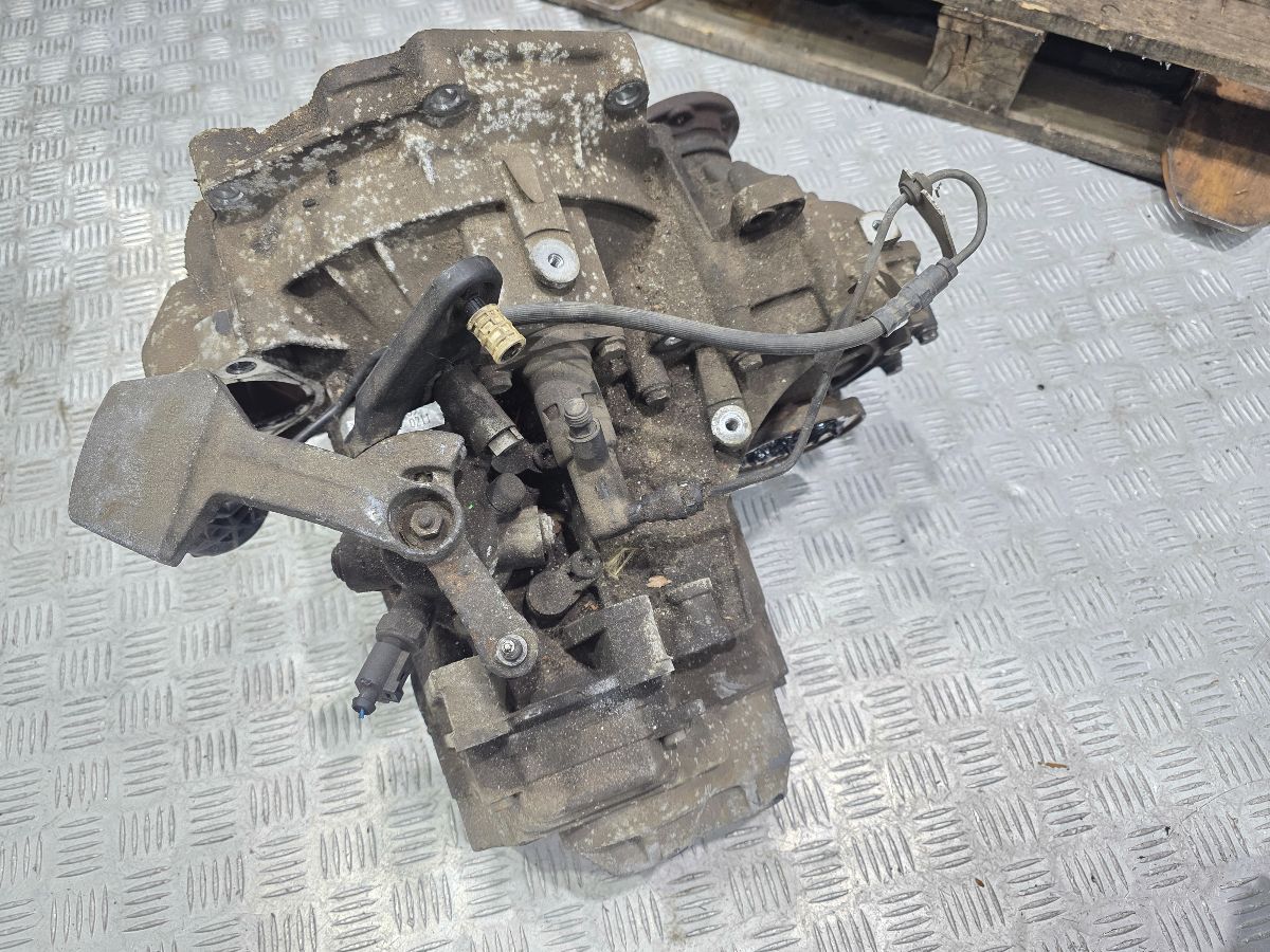 КПП механическая (МКПП) Volkswagen Passat B6 2010, 1.4 л., TSI, бензин, KWB - фото №1