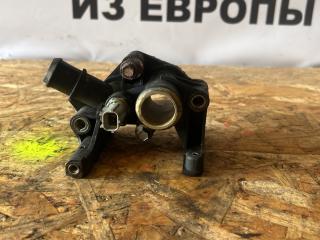 фланец (тройник) системы охлаждения Ford Focus 2 поколение [рестайлинг] CB4 2010, 1.6 л., i, SHDA, бензин, АКПП, panther black (metallic), универсал, передний привод, правый руль