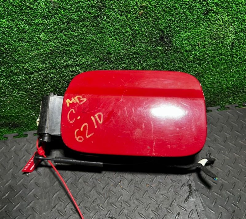 лючок топливного бака Mercedes-Benz C-Класс W204/S204 2010, A2047500103 - фото №1