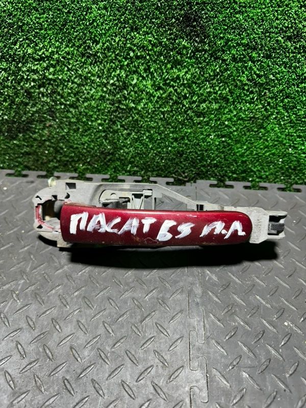 ручка наружная Volkswagen Passat B5 2001 - фото №1