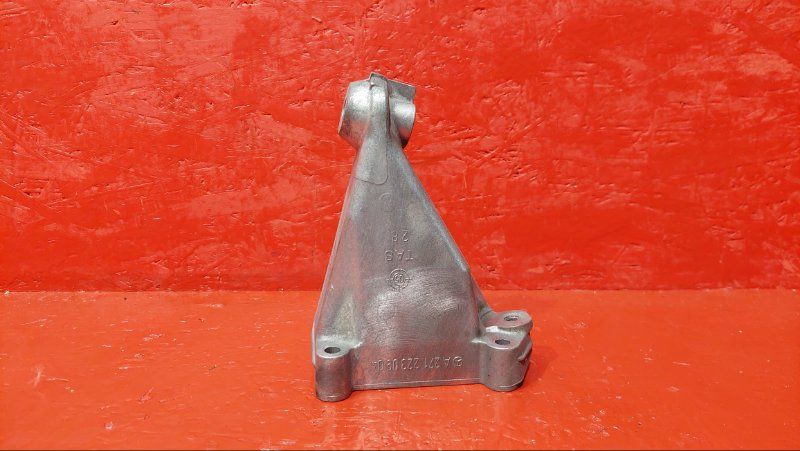 кронштейн (крепление) Mercedes-Benz C-Класс W203/S203/CL203 W203 2002, 271.946, 2712230904 - фото №1