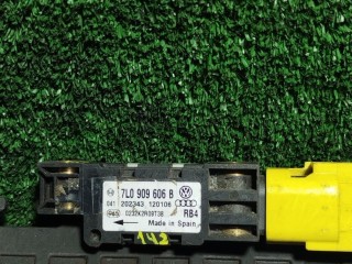 датчик удара Volkswagen Touareg 1 поколение 2005, 7L0909606B