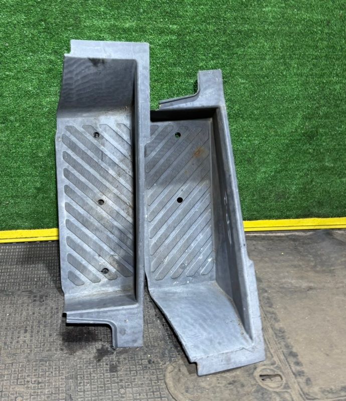 подножка Volkswagen LT 2 поколение 2004, A9016862328 - фото №1