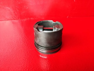 поршень Land Rover Freelander 1 поколение 2002, 2.0 л., 20T2N, дизель, 11247790515