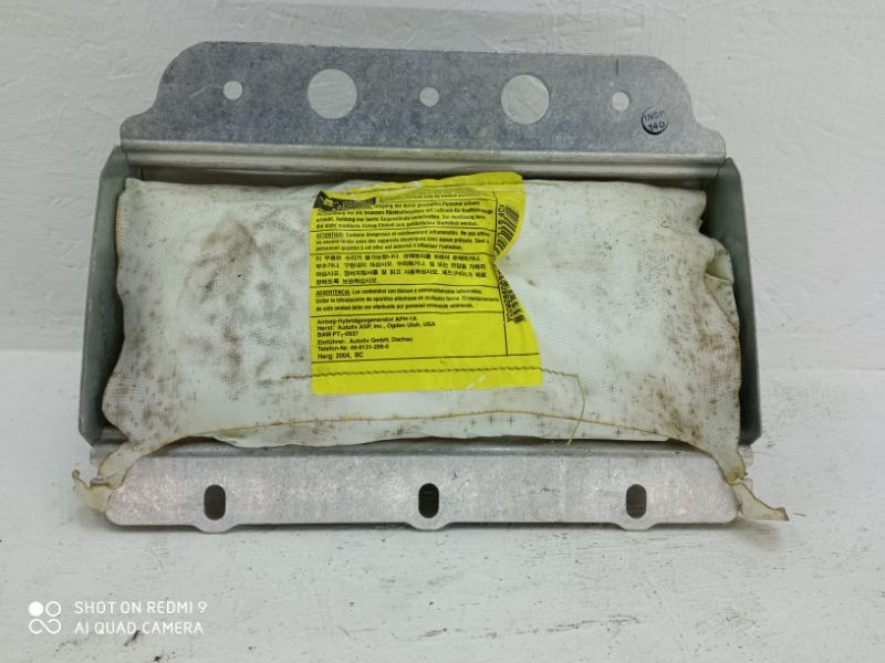 подушка безопасности коленная Kia Sorento 1 поколение 2005, 2.5 л., D4CB, дизель, 845003E600 - фото №1