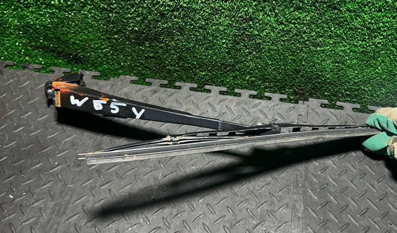щеткодержатель (поводок стеклоочистителя, дворник) Volkswagen Passat B5 1998, 3B9955707A - фото №1