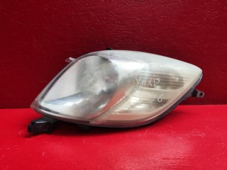 фара левая Toyota Yaris XP9 2007, 8117052580