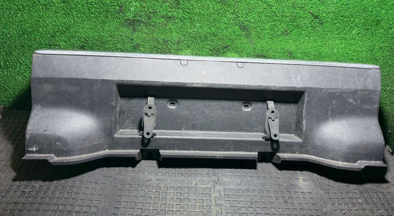 накладка внутренняя на заднюю панель кузова Skoda Superb 2 поколение 2010, 3T5863459C