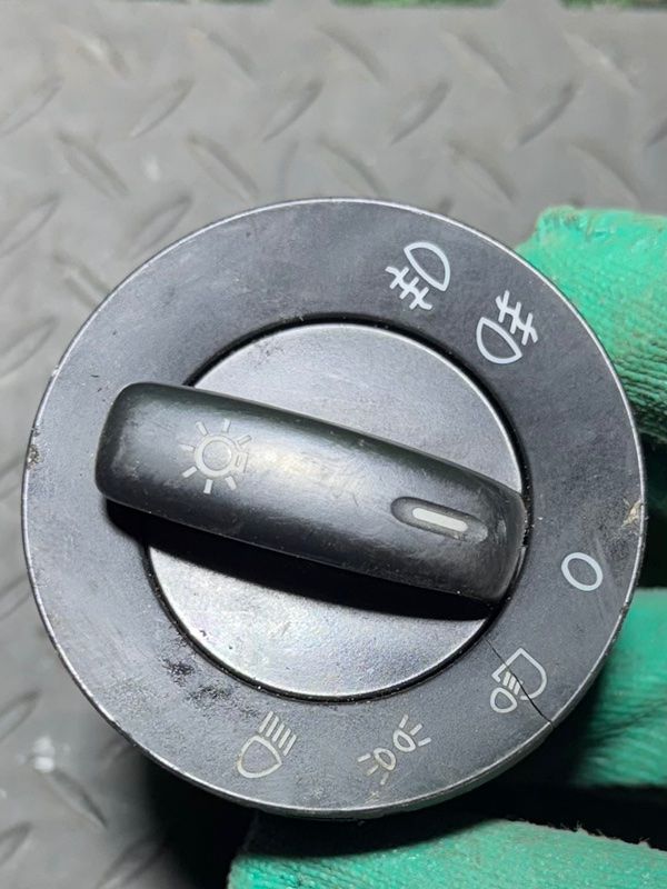 переключатель света Volkswagen Golf 5 поколение 2006, 1K0941431N - фото №1