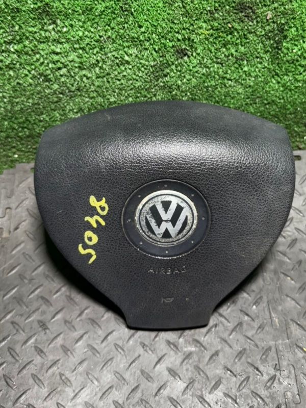 подушка безопасности водителя Volkswagen Passat B6 2007, 1K0880201 - фото №1