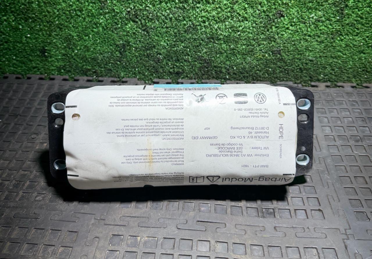 подушка безопасности пассажира Volkswagen Passat B6 2006, 608104400A - фото №1