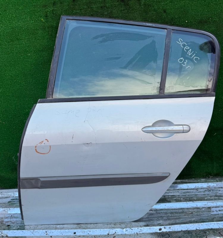 дверь задняя левая Renault Megane 2 поколение 2003, 1.5 л. - фото №1